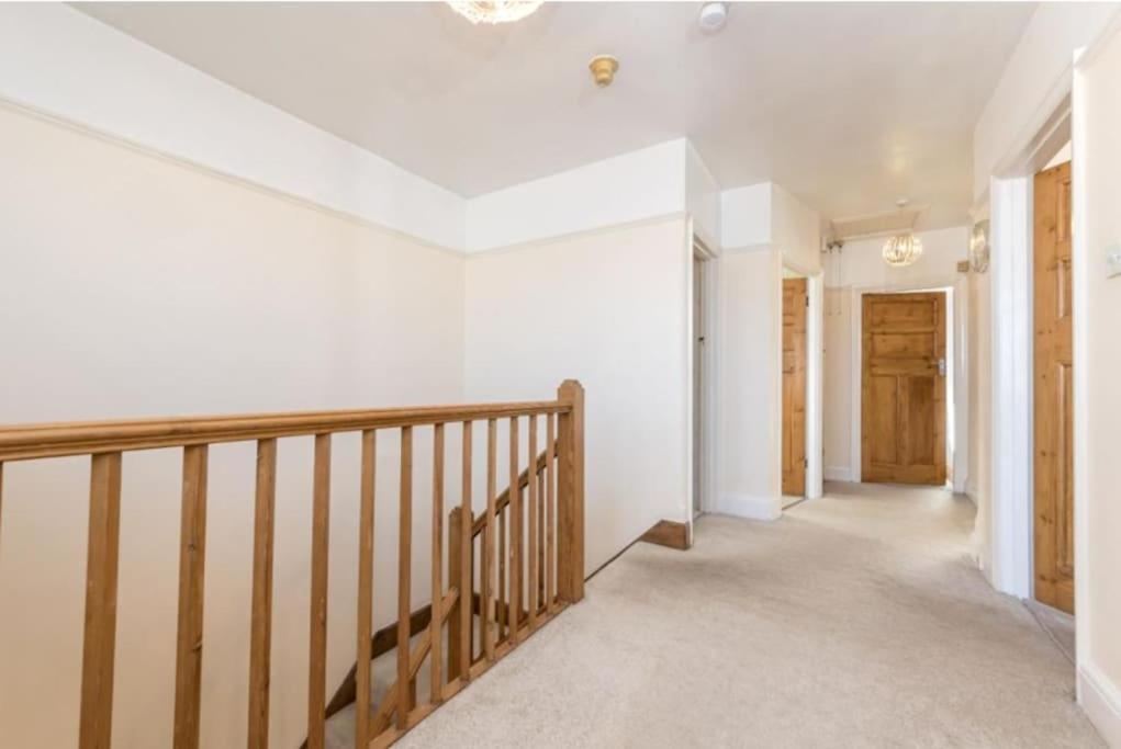 Rose Garden House Villa Luton  Dış mekan fotoğraf