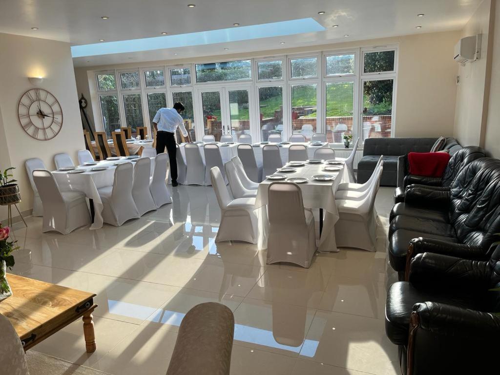 Rose Garden House Villa Luton  Dış mekan fotoğraf